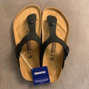**NEW** never been worn Birkenstock Gizeh
